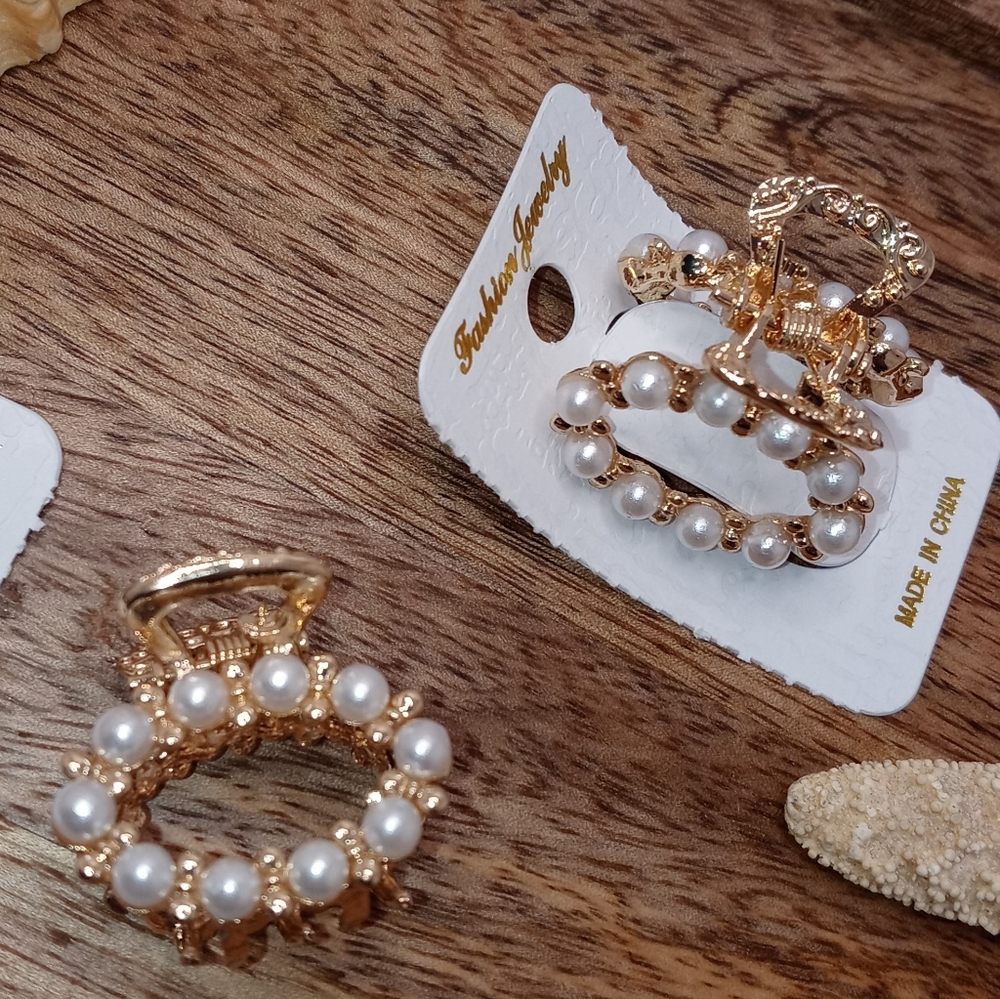 Pretty Pearl Mini Hair Clips (2)
